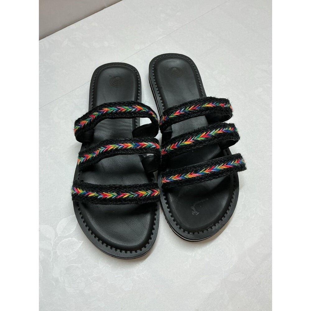 Sandals size 11